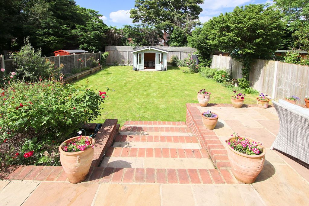 Property photo 2 of 17