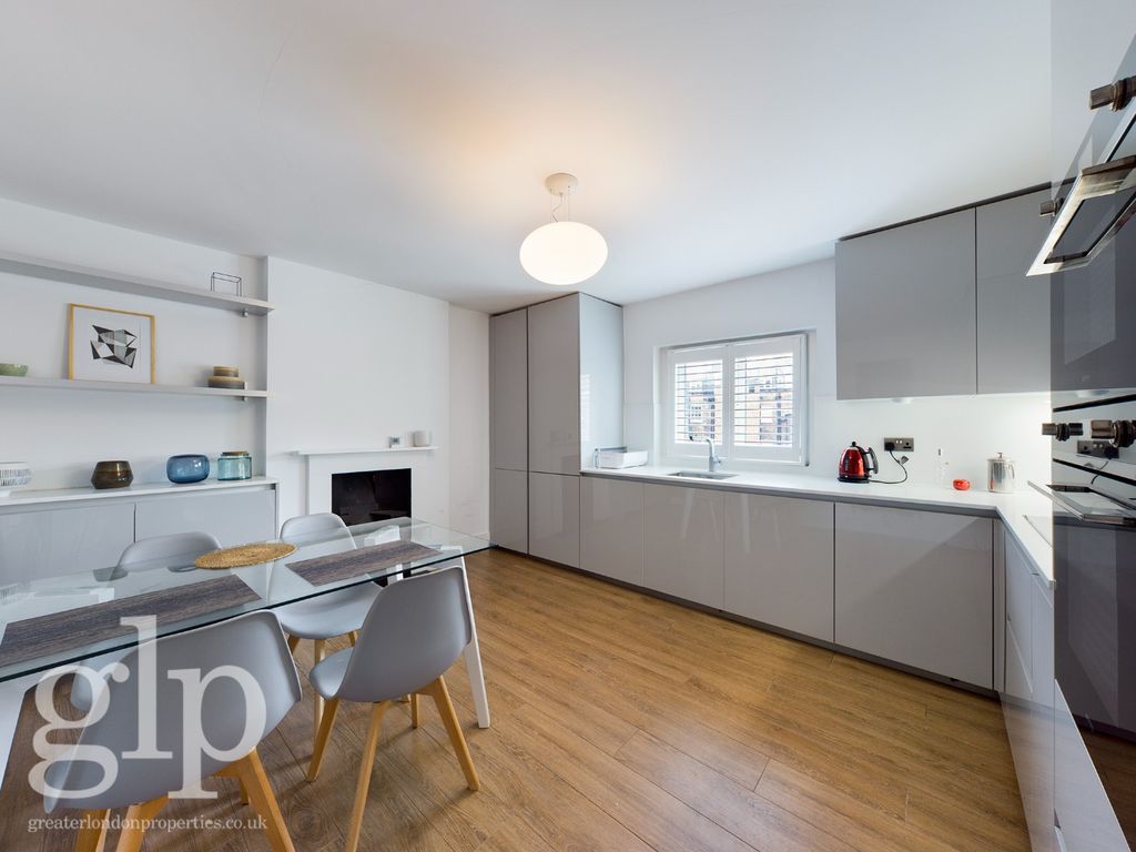 Property photo 2 of 14 1114043