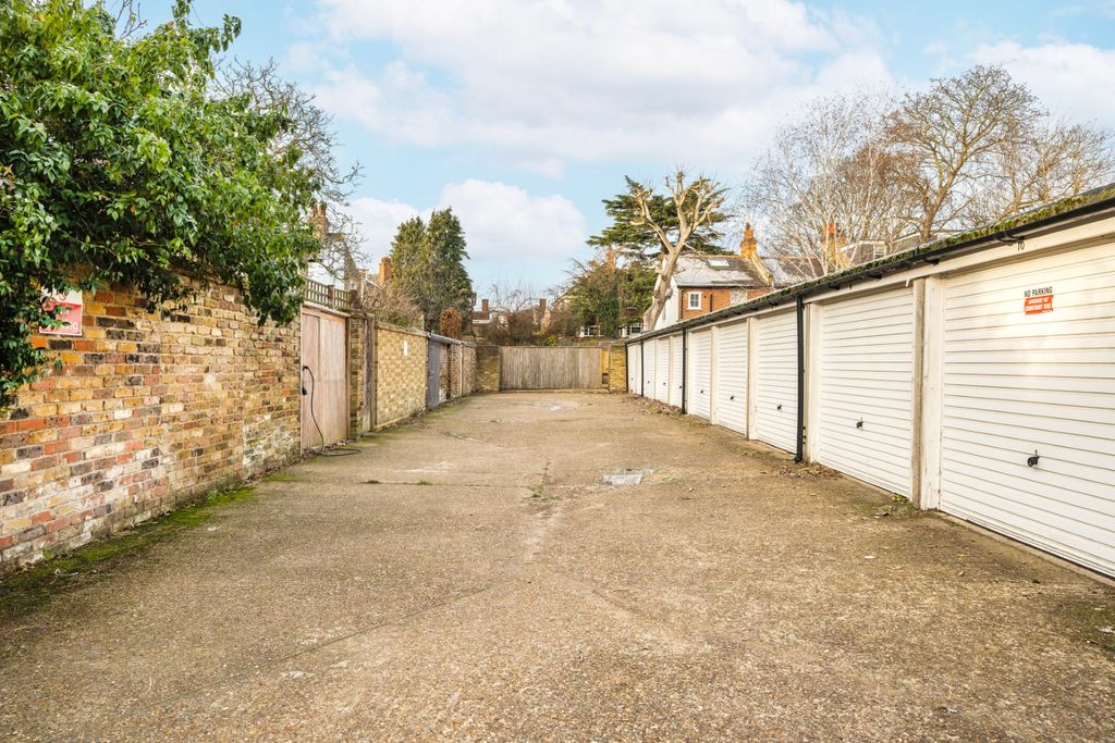 Property photo 3 of 10