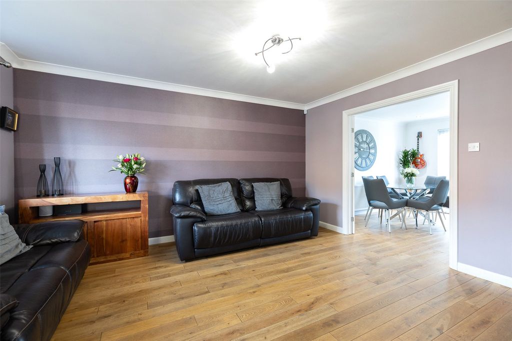 Property photo 3 of 20 Living/Dining