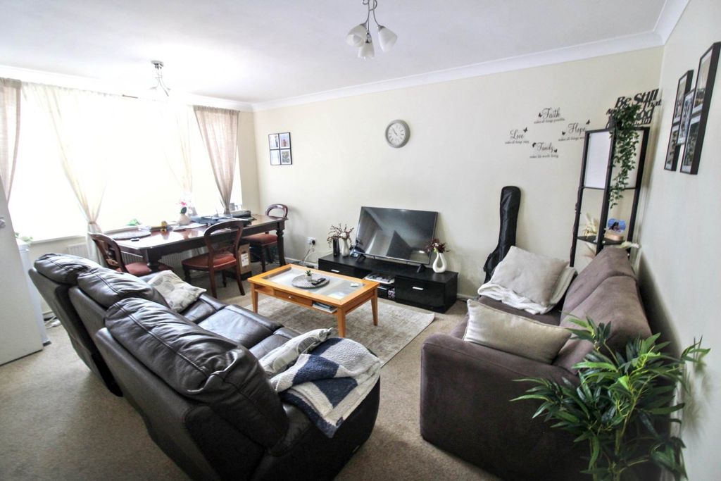 Property photo 3 of 4