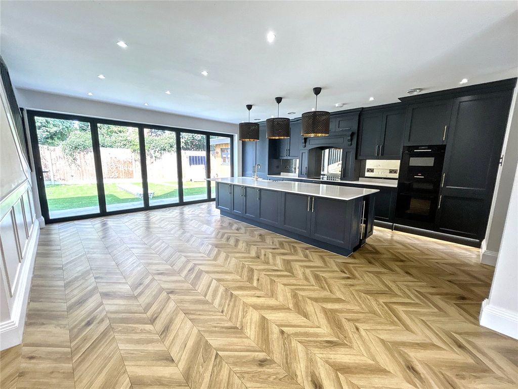 Property photo 2 of 37 Picture No. 02