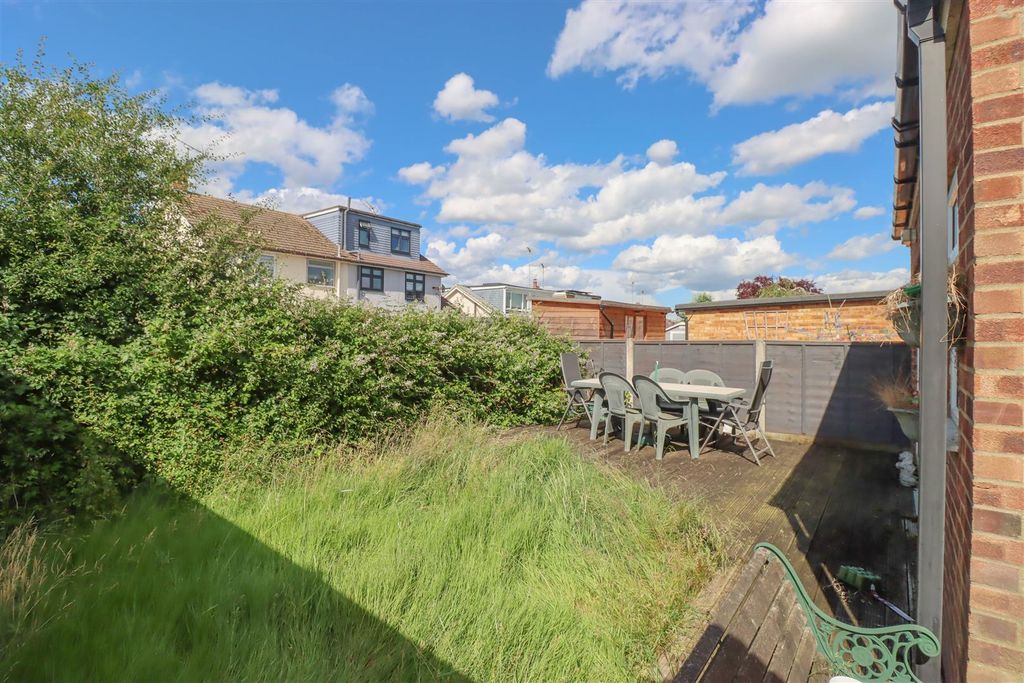 Property photo 3 of 4 16 Mapleleaf Gardens Rear Gardens-2.Jpg