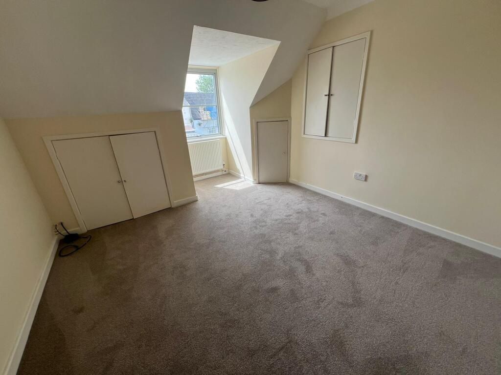 Property photo 3 of 5 Living Room