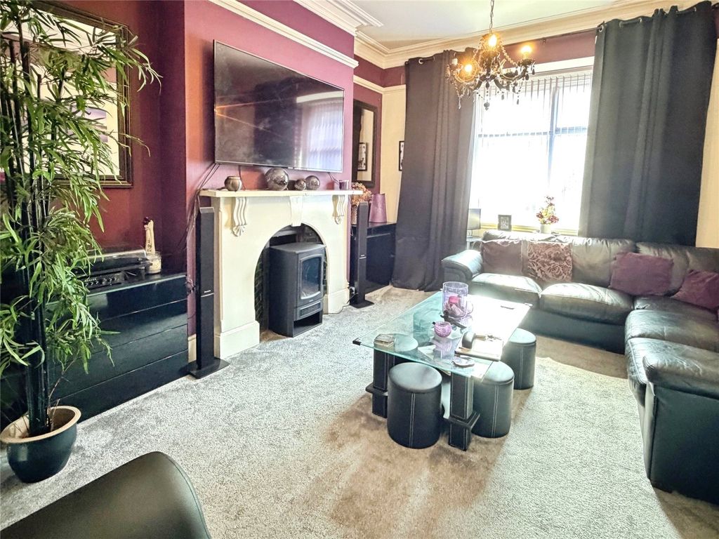 Property photo 2 of 47 Lounge