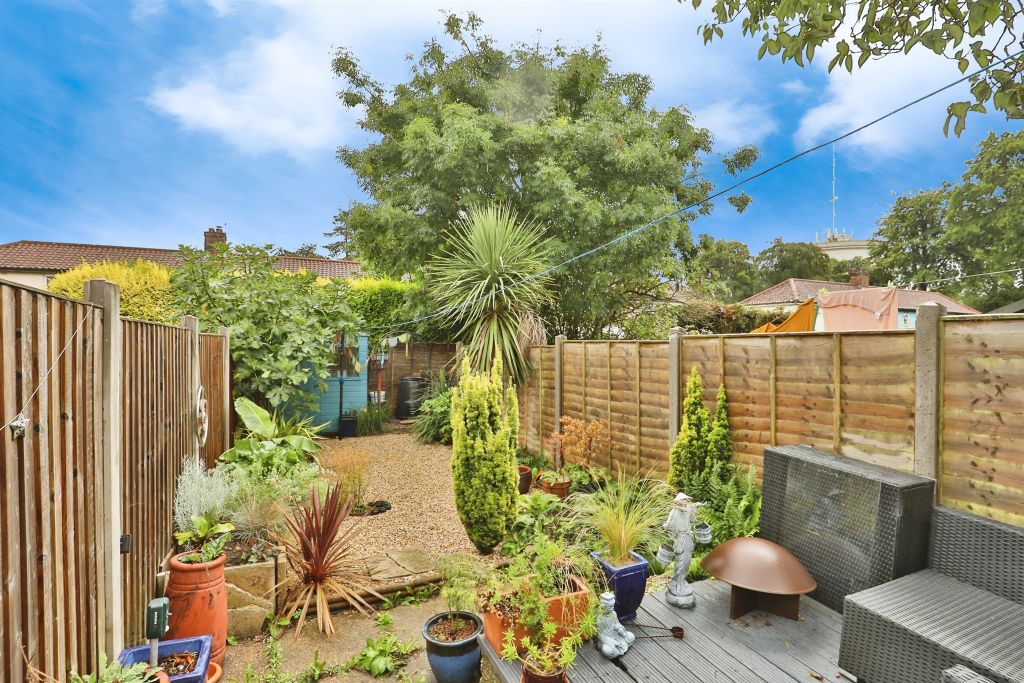 Property photo 2 of 17