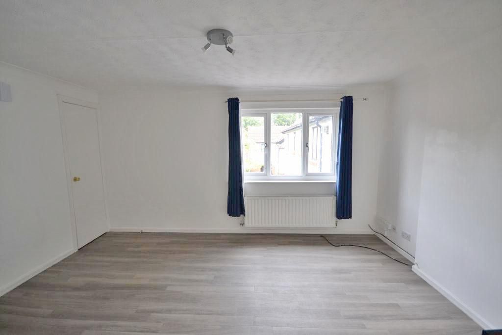 Property photo 2 of 18 Living Room