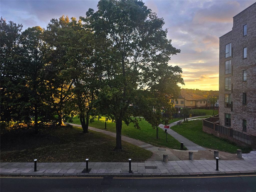 Property photo 2 of 10 Picture No. 13