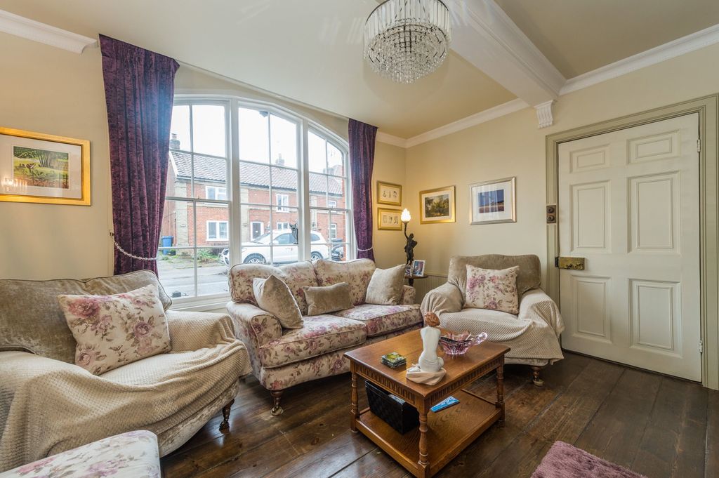 Property photo 3 of 19