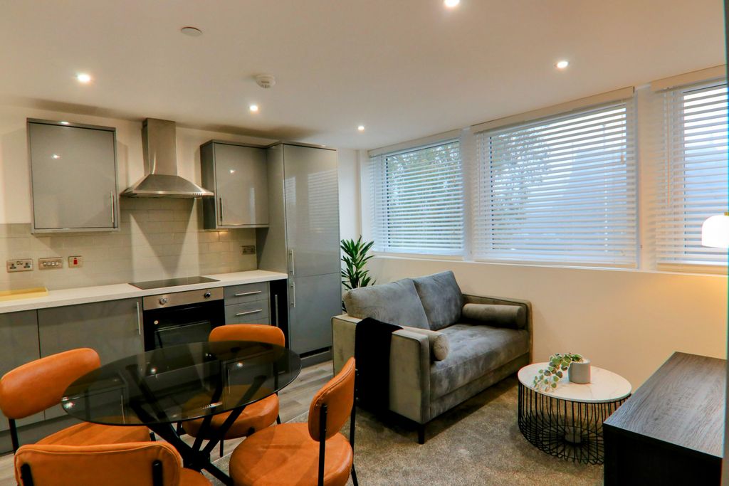 Property photo 3 of 17 Gallery