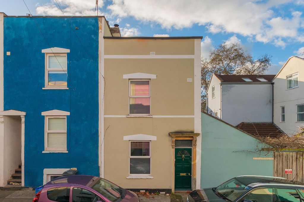 Property photo 2 of 22 0M2Svp - External C.Jpg