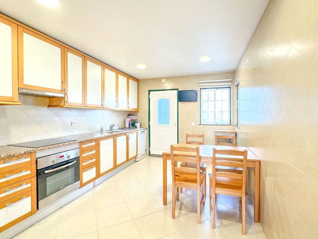 Property photo 3 of 15 Cluttons-Algarve