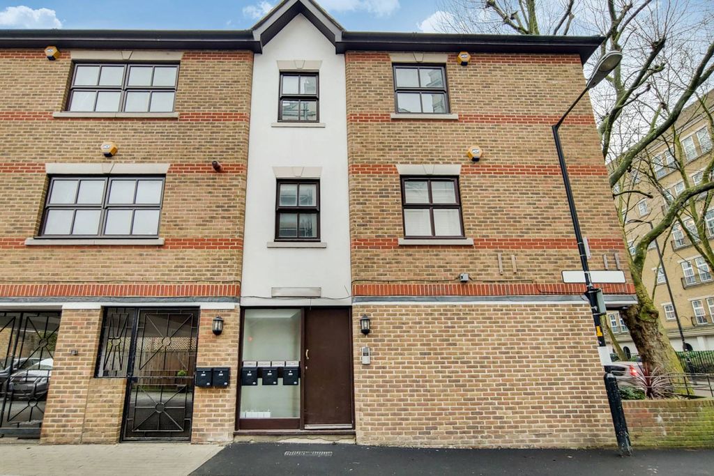 Property photo 2 of 13