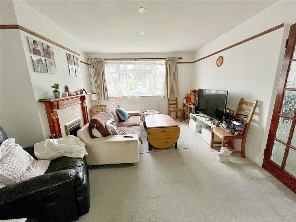 Property photo 2 of 10 Lounge