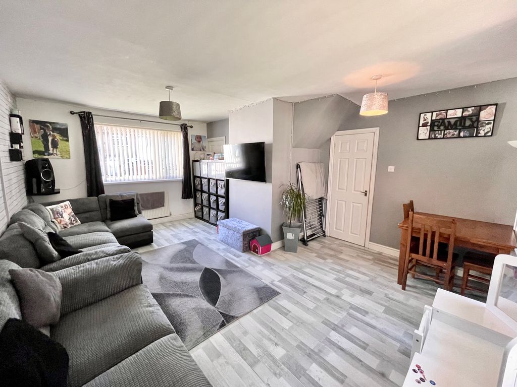 Property photo 3 of 17 Img_3203