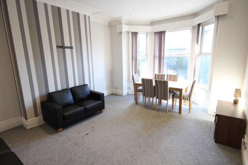 Property photo 3 of 42