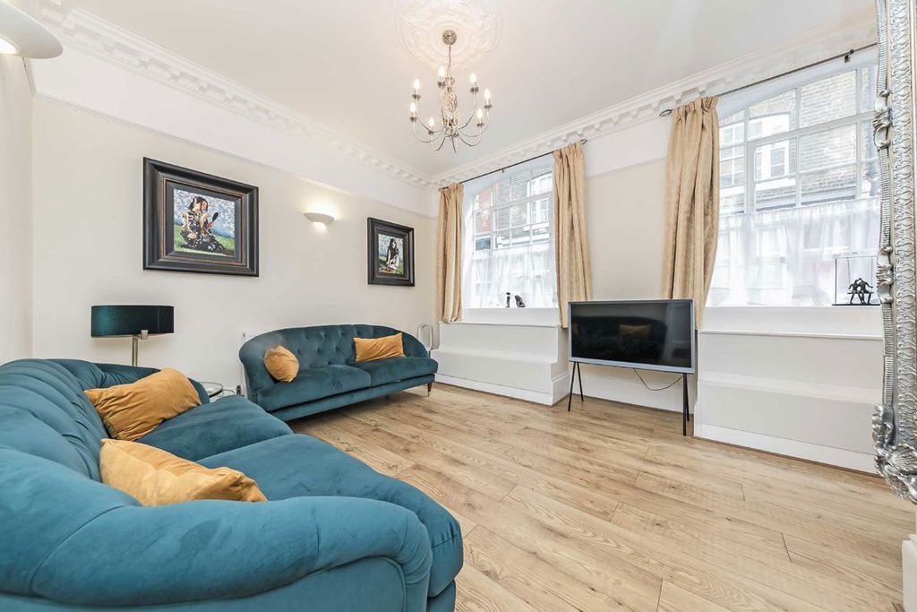 Property photo 2 of 8