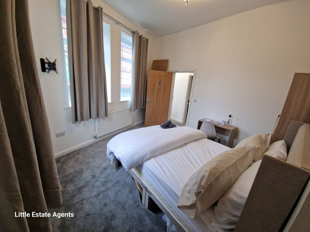 Property photo 3 of 14 Photo 3