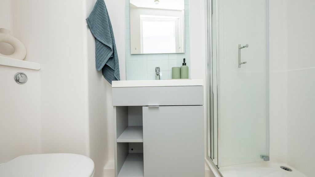 Property photo 2 of 44