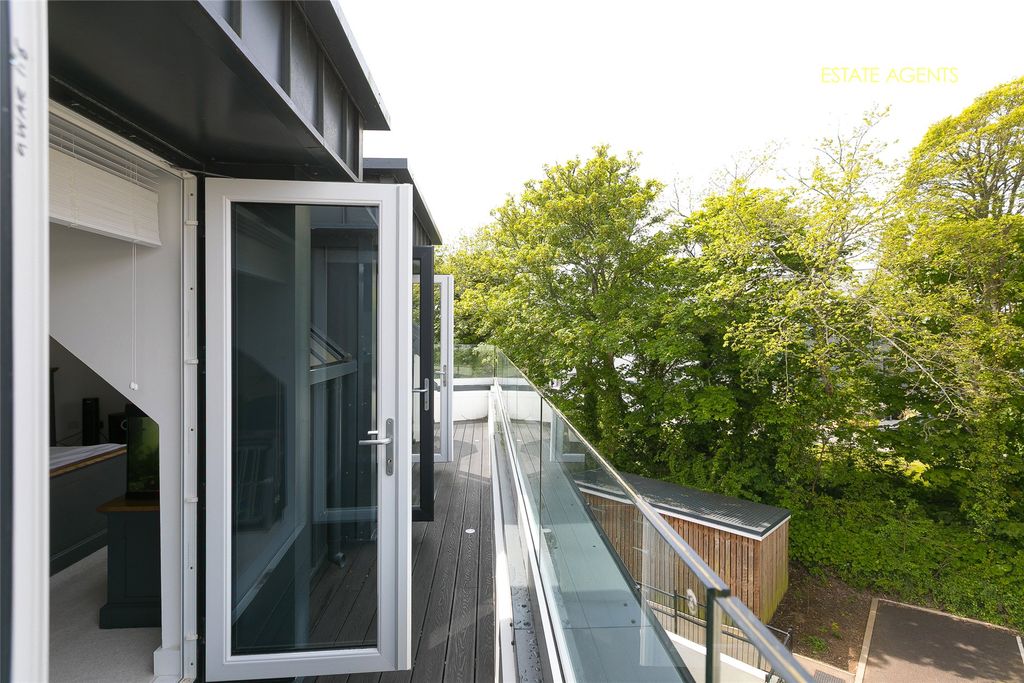 Additional image 17 of 2 bed flat for saleCentenary Way, Penzance, Cornwall TR18