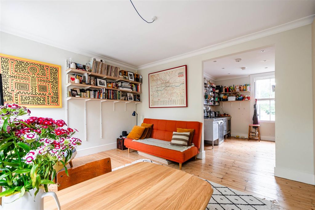 Property photo 3 of 11 3