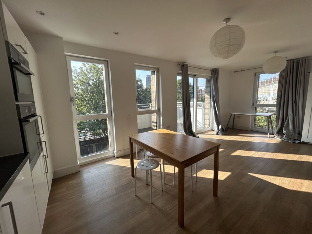 Property photo 2 of 8