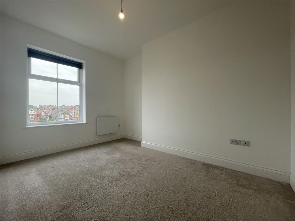 Property photo 3 of 11 8.Jpg