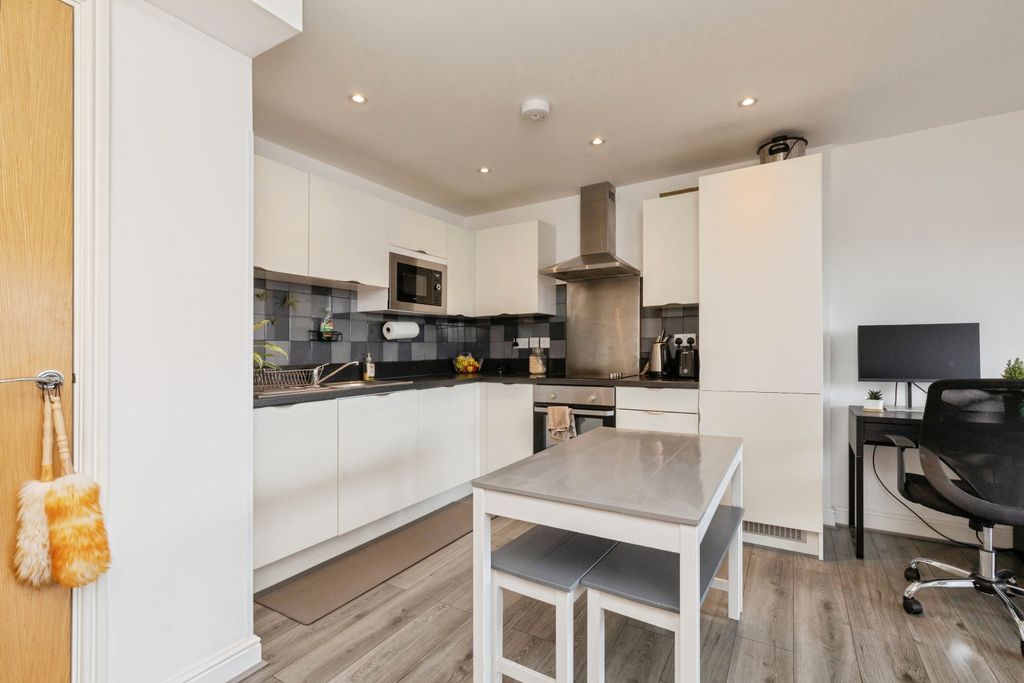 Property photo 2 of 15 Kitchen