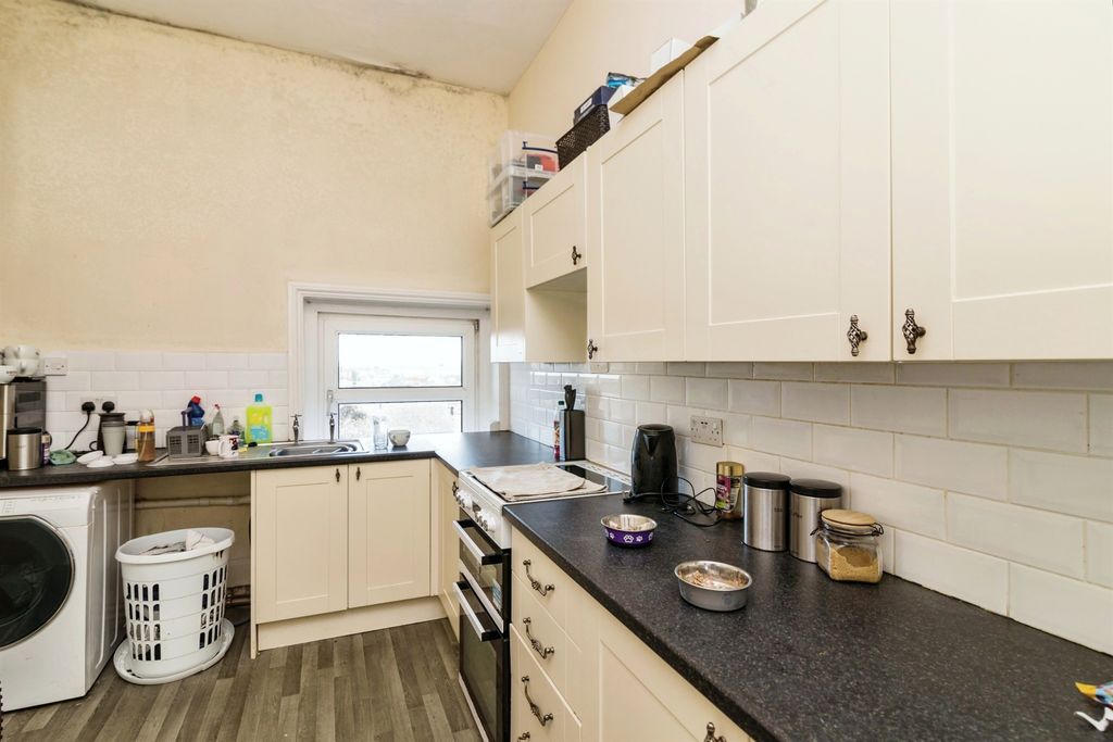 Additional image 6 of 5 bed flat for saleWellington Esplanade, Lowestoft NR33