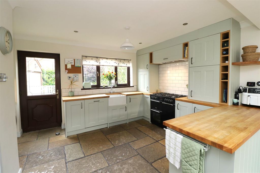 Property photo 2 of 17 Img_1064.Jpg