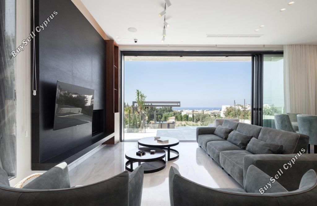 Property photo 3 of 16