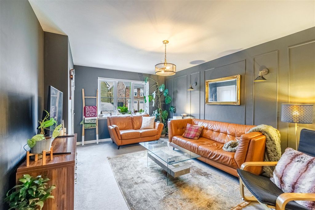 Property photo 2 of 21 Healds Drive-8.Jpg