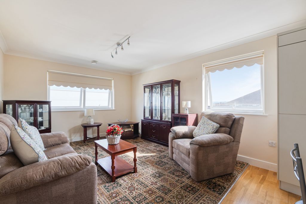 Property photo 2 of 18 Picture No. 06