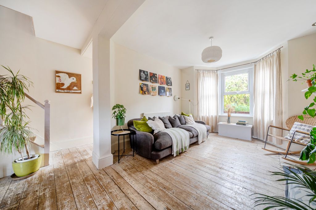 Property photo 2 of 21