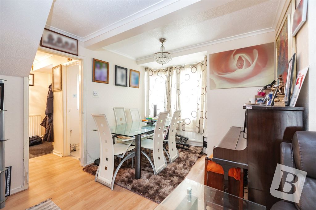Property photo 3 of 14 Living/Dining Area
