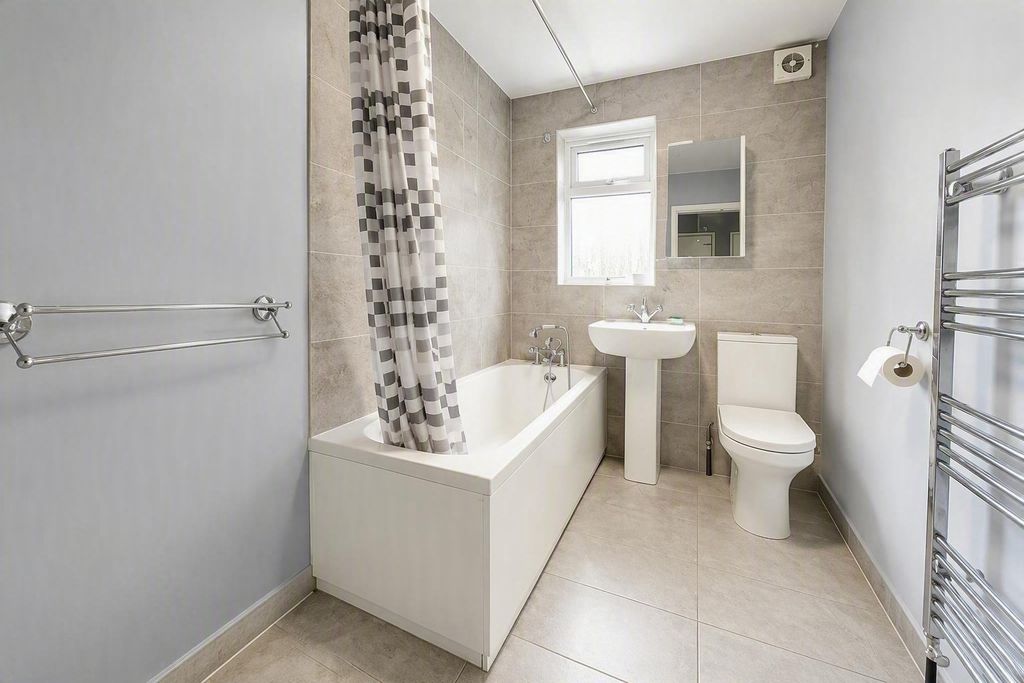 Property photo 3 of 14 Bathroom