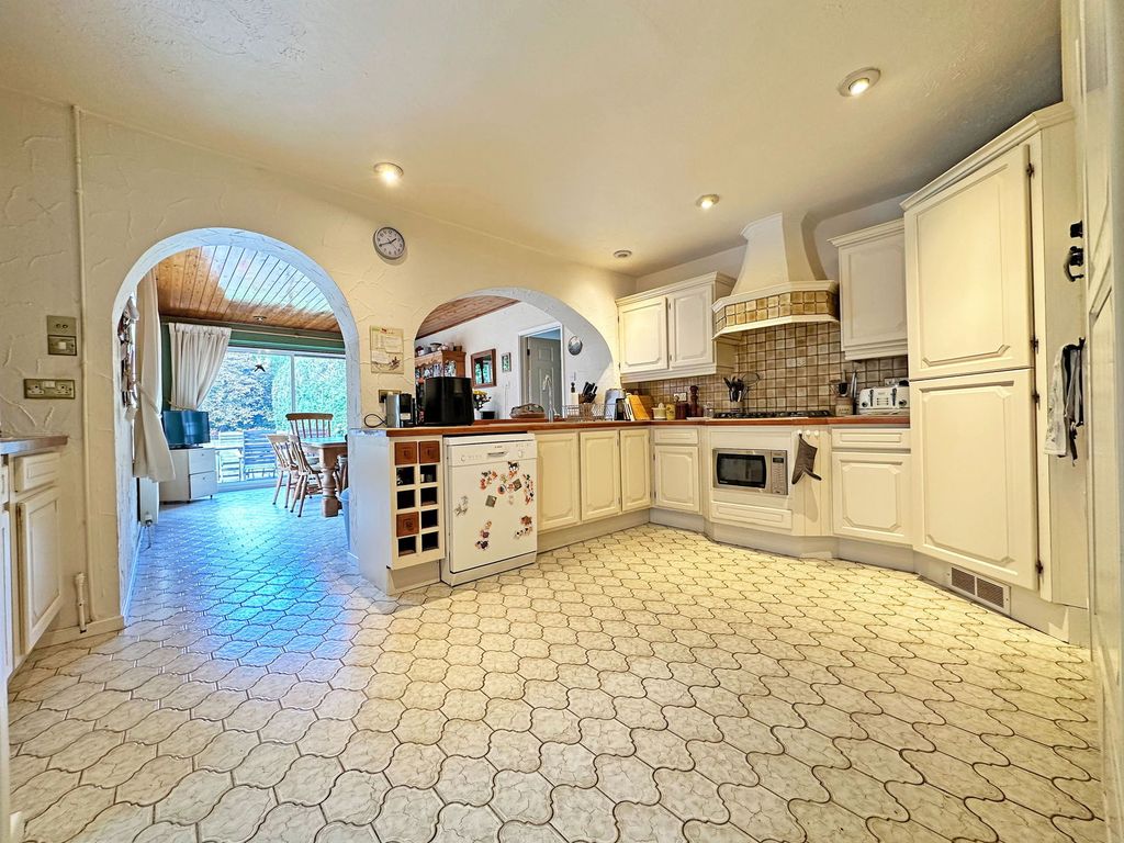 Property photo 3 of 26