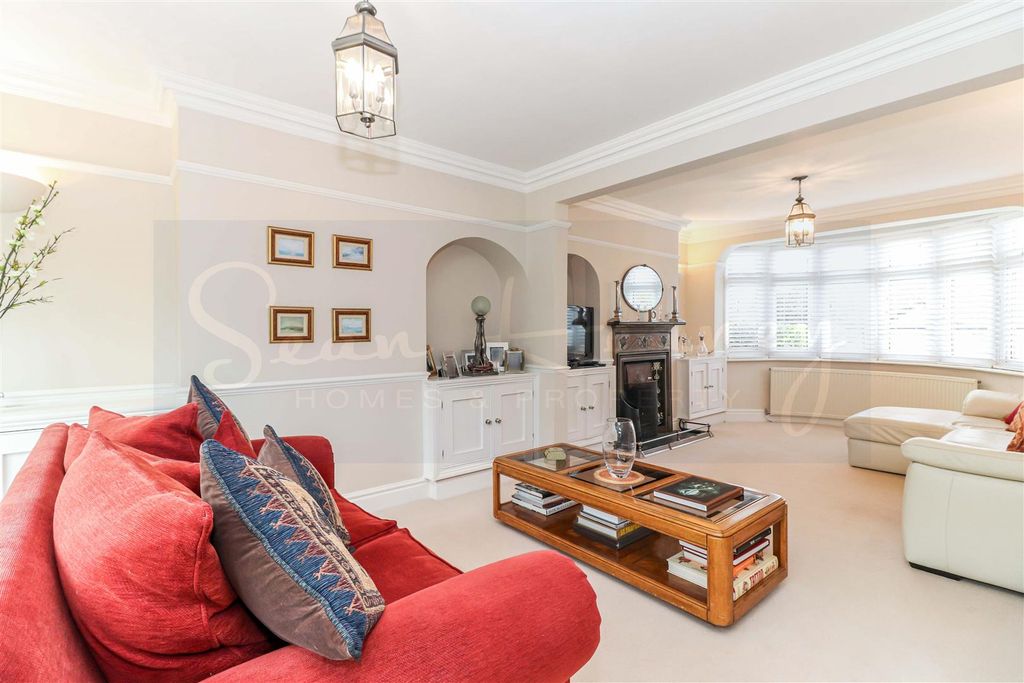 Property photo 3 of 41