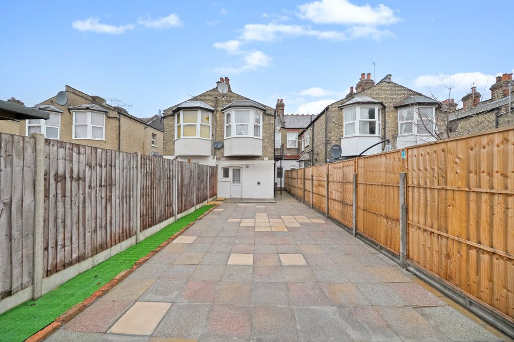 Property photo 2 of 14 Picture No. 05
