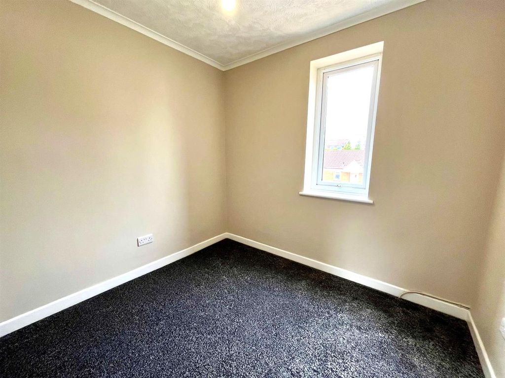Property photo 1 of 14 2Ff283E3-37c2-4747-9d32-75B81024Fd2c.Jpg