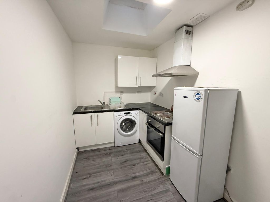 Property photo 3 of 7 Gallery