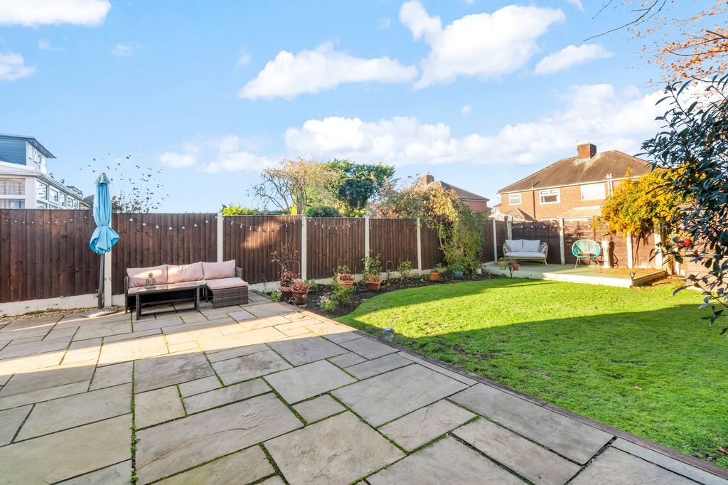 Property photo 2 of 36