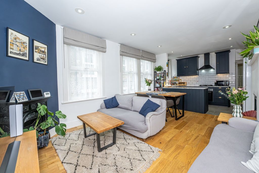 Property photo 2 of 22 4295124