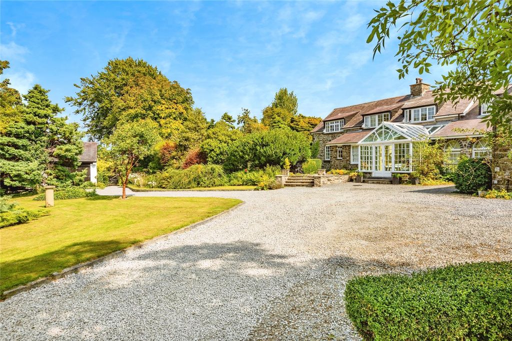 Property photo 2 of 43 Picture No. 53