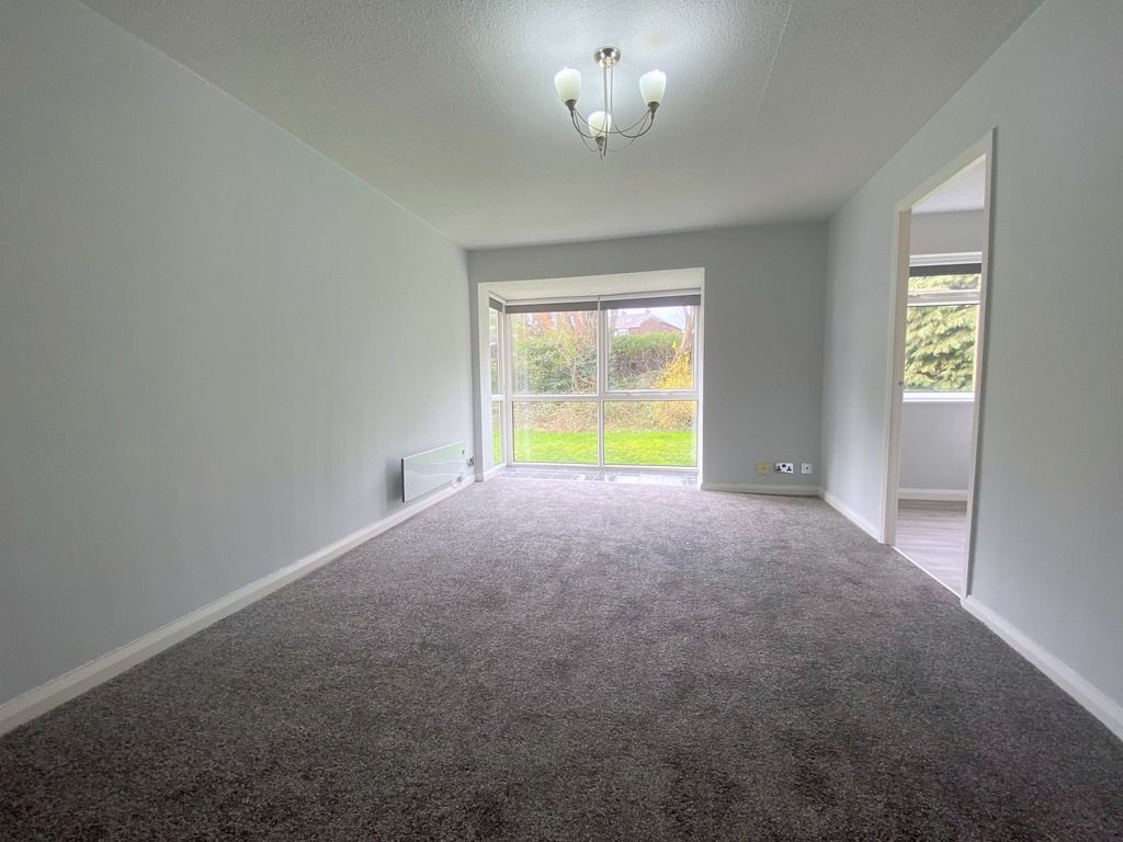 Property photo 2 of 12 Lounge