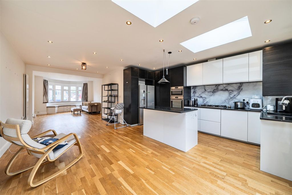 Property photo 2 of 18 1476753 (2).Jpg