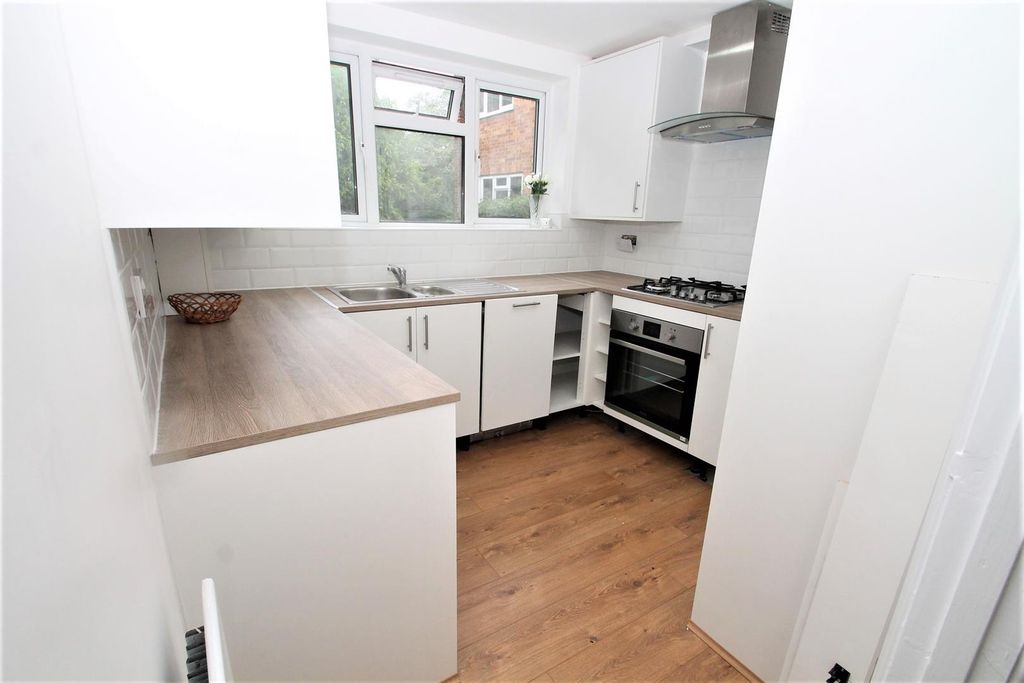 Property photo 2 of 10 Kitchen 2.Jpg