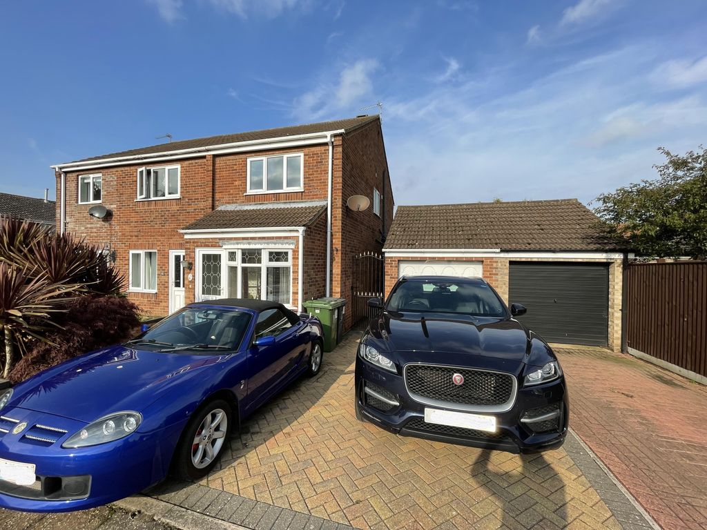 Property photo 1 of 9 Front