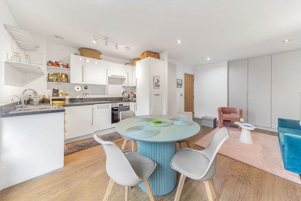 Property photo 3 of 6