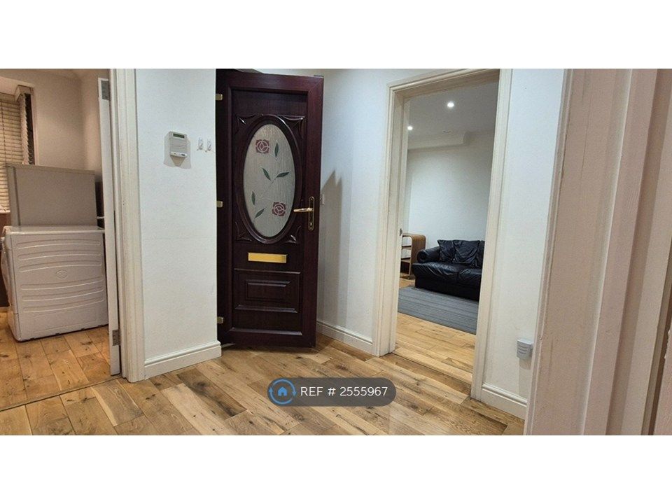 Property photo 2 of 7 Entrance